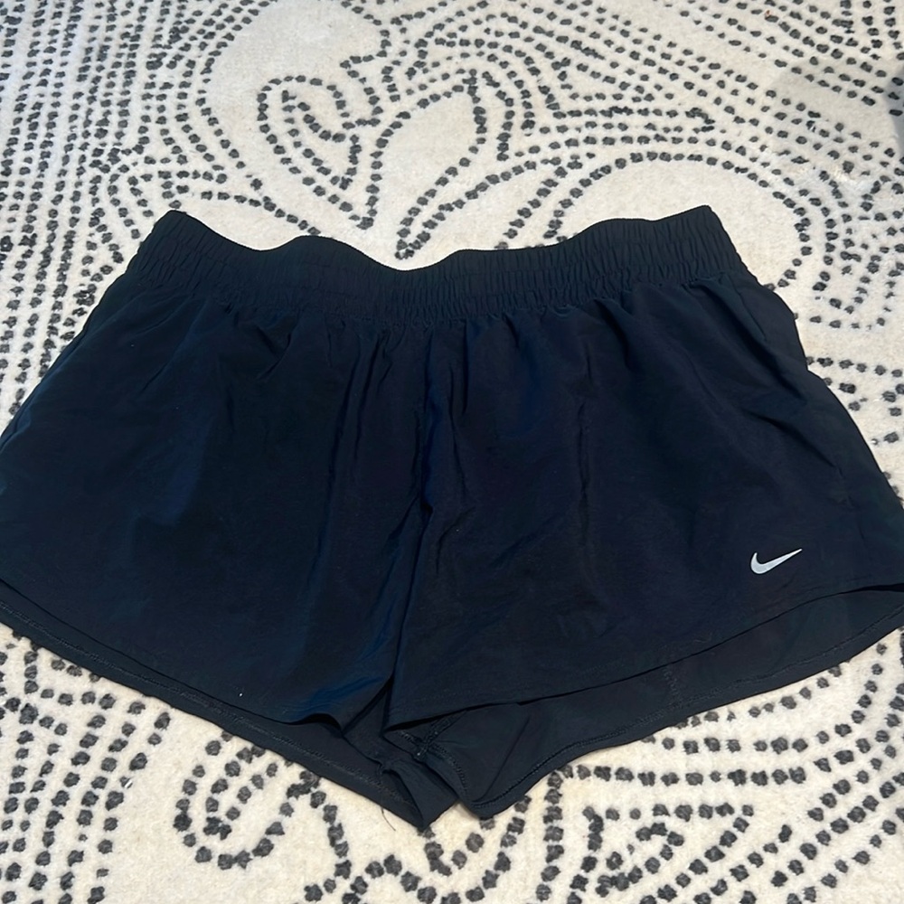 Nike women’s shorts sz XL